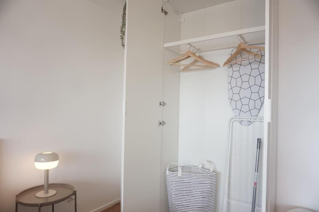 Neu Modernes Apartment In Top Lage, Free Parking Max 1,65M Hoehe Und 1,8M Breite Karlsruhe Extérieur photo
