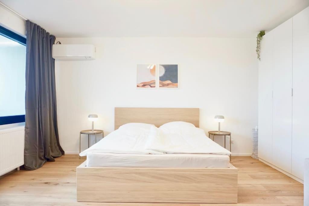 Neu Modernes Apartment In Top Lage, Free Parking Max 1,65M Hoehe Und 1,8M Breite Karlsruhe Extérieur photo