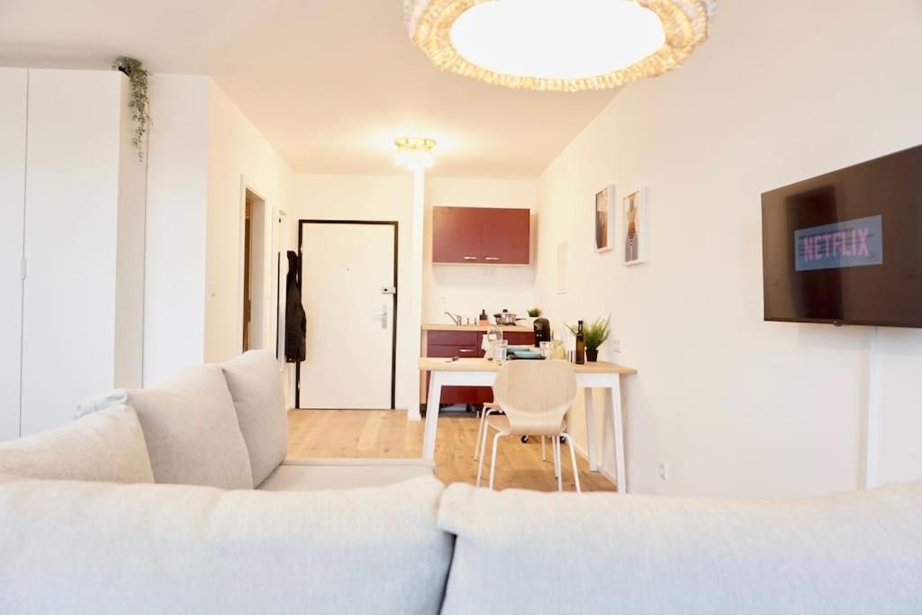 Neu Modernes Apartment In Top Lage, Free Parking Max 1,65M Hoehe Und 1,8M Breite Karlsruhe Extérieur photo